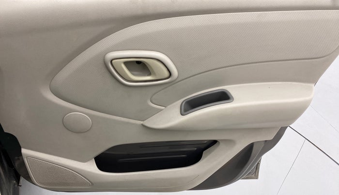 2017 Datsun Redi Go T (O), Petrol, Manual, 1,00,064 km, Driver Side Door Panels Control