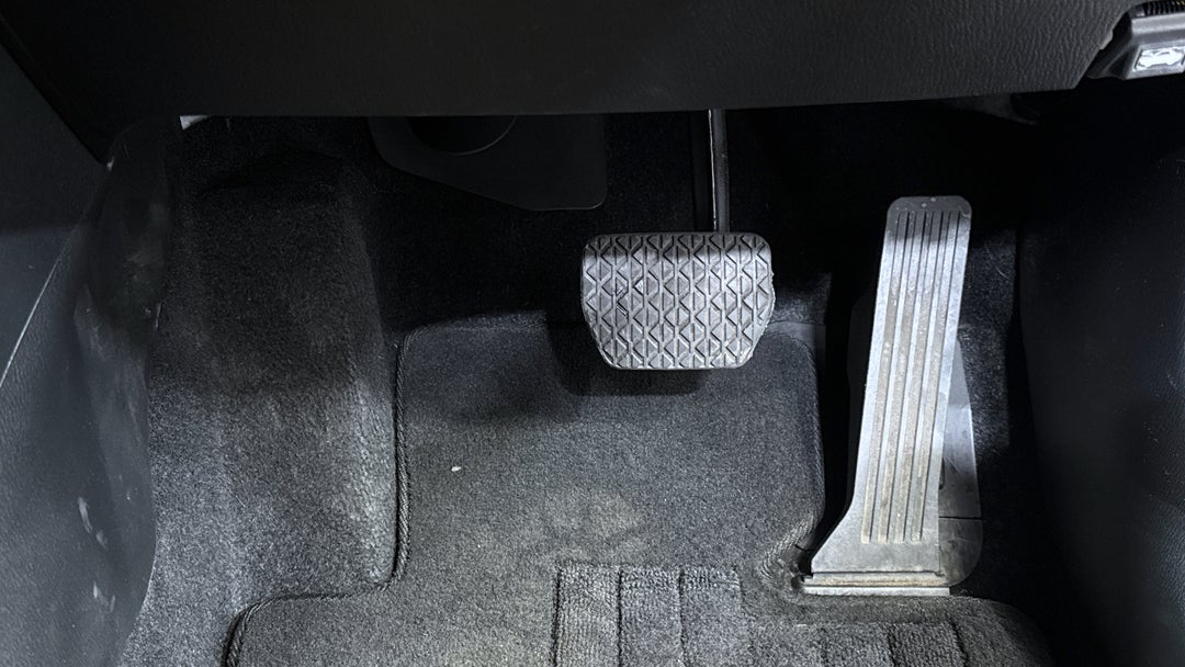 2022 Mazda Mazda2 G15 Evolve, Automatic, 32912 km, Pedals and Footmat