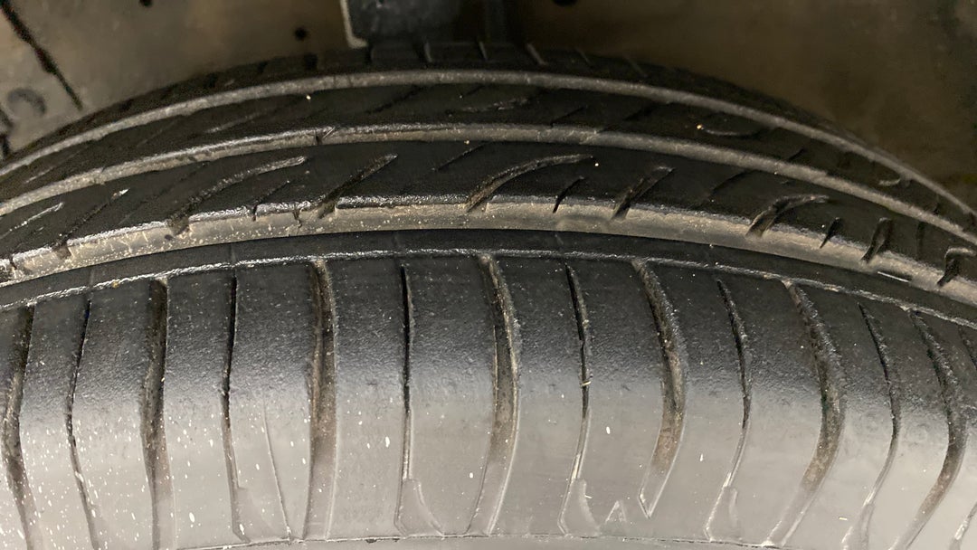 Left Front Tyre Tread