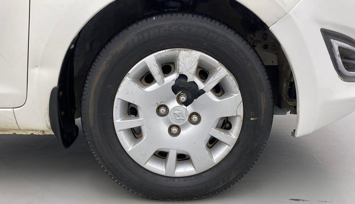 2013 Hyundai i20 MAGNA O 1.2, CNG, Manual, 95,593 km, Right Front Wheel