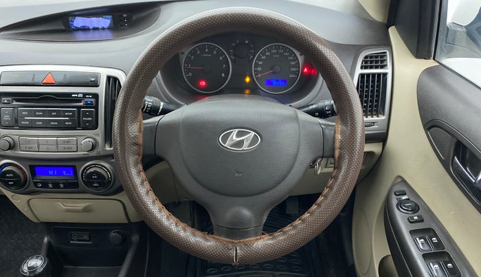 2013 Hyundai i20 MAGNA O 1.2, CNG, Manual, 95,593 km, Steering Wheel Close Up