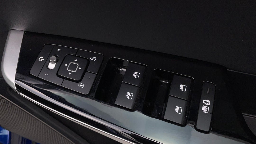 Drivers Side Door Panel Controls