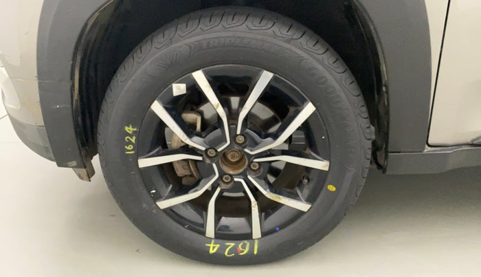 2017 Mahindra KUV 100 NXT K8 P 6 STR, Petrol, Manual, 18,220 km, Left Front Wheel