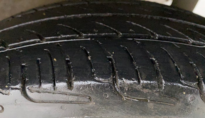 2015 Maruti Wagon R 1.0 LXI CNG, CNG, Manual, 88,799 km, Left Rear Tyre Tread