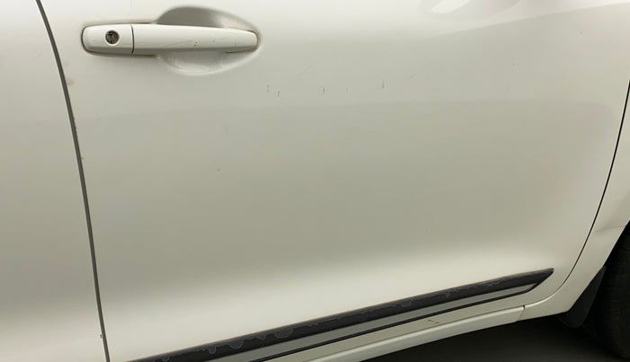 2020 Maruti Swift VXI AMT, Petrol, Automatic, 44,221 km, Driver-side door - Minor scratches
