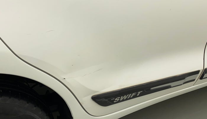 2020 Maruti Swift VXI AMT, Petrol, Automatic, 44,221 km, Right rear door - Minor scratches