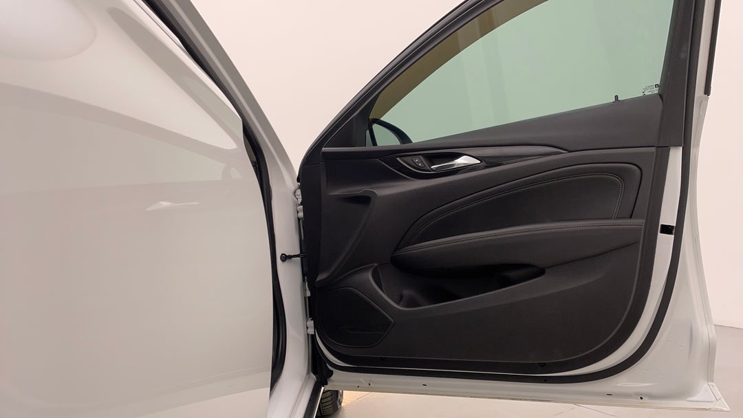 2018 Holden Calais Calais, Automatic, 107430 km, Speaker View