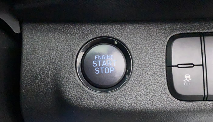2019 Hyundai VENUE SX 1.0 (O) TURBO, Petrol, Manual, 39,770 km, Keyless Start/ Stop Button