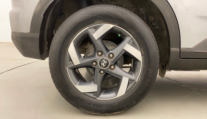 2019 Hyundai VENUE SX 1.0 (O) TURBO, Petrol, Manual, 39,770 km, Right Rear Wheel