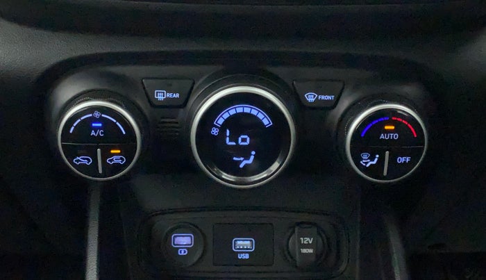 2019 Hyundai VENUE SX 1.0 (O) TURBO, Petrol, Manual, 39,770 km, Automatic Climate Control