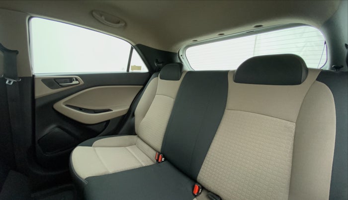 2017 Hyundai Elite i20 SPORTZ 1.2, Petrol, Manual, 40,013 km, Right Side Rear Door Cabin