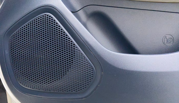 2019 Hyundai VENUE 1.0 SX TURBO GDI DUAL TONE, Petrol, Manual, 26,294 km, Speaker
