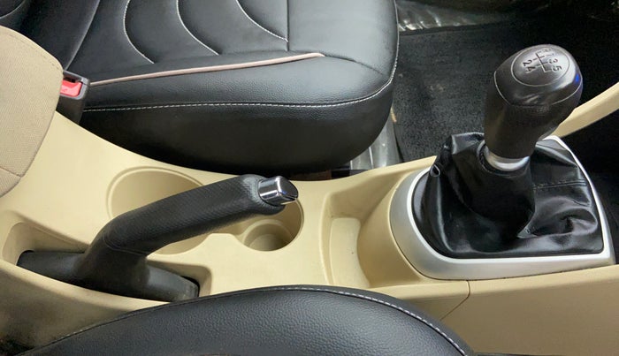 2012 Hyundai Verna FLUIDIC 1.6 SX VTVT, Petrol, Manual, 27,889 km, Gear Lever
