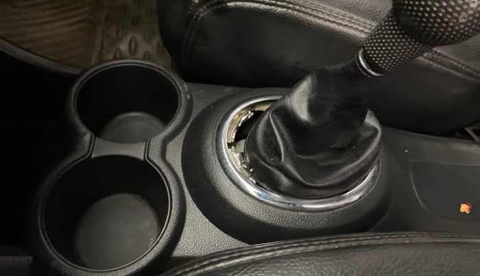 2016 Honda BR-V 1.5L I-VTEC V, Petrol, Manual, 87,885 km, Gear lever - Boot Cover minor damage