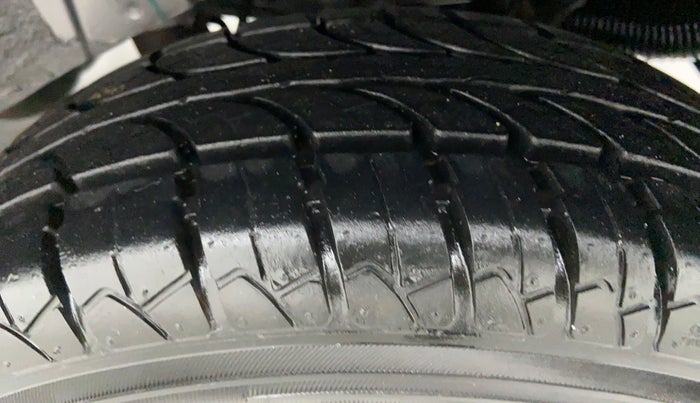 2014 Hyundai Santro Xing GL PLUS, Petrol, Manual, 49,279 km, Left Rear Tyre Tread