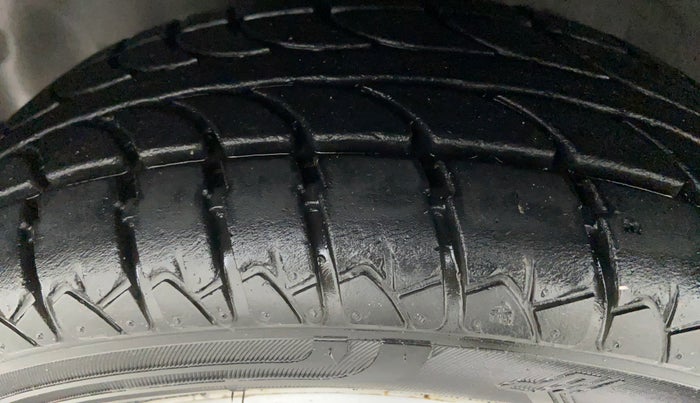 2014 Hyundai Santro Xing GL PLUS, Petrol, Manual, 49,279 km, Left Front Tyre Tread