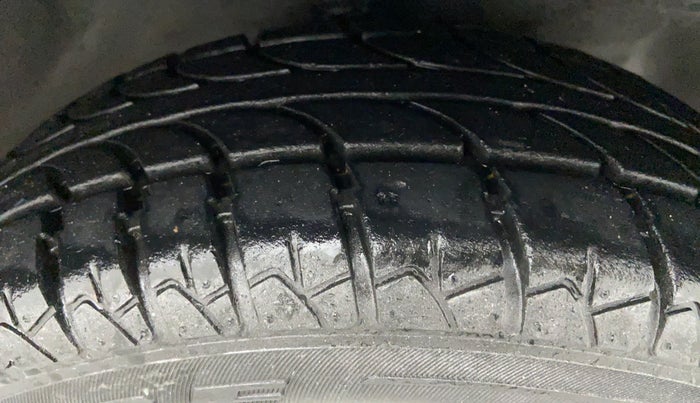 2014 Hyundai Santro Xing GL PLUS, Petrol, Manual, 49,279 km, Right Front Tyre Tread