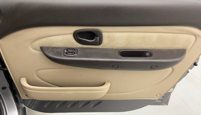 2014 Hyundai Santro Xing GL PLUS, Petrol, Manual, 49,279 km, Driver Side Door Panels Control