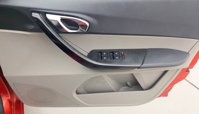 2017 Tata Tiago XZA PETROL, Petrol, Automatic, 36,099 km, Driver Side Door Panels Control