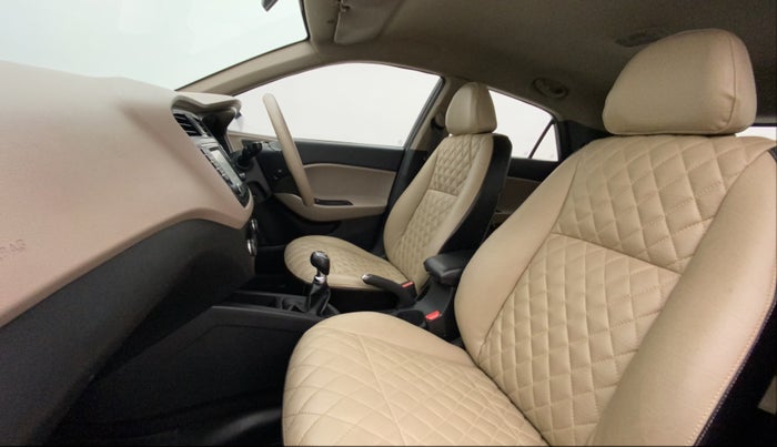 2016 Hyundai Elite i20 ASTA 1.2 (O), Petrol, Manual, 90,064 km, Right Side Front Door Cabin