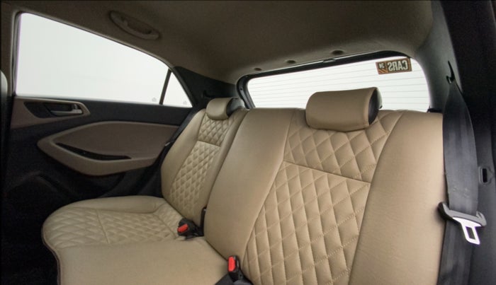 2016 Hyundai Elite i20 ASTA 1.2 (O), Petrol, Manual, 90,064 km, Right Side Rear Door Cabin