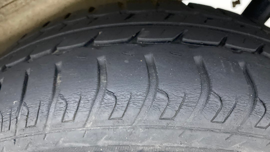 Left Rear Tyre Tread