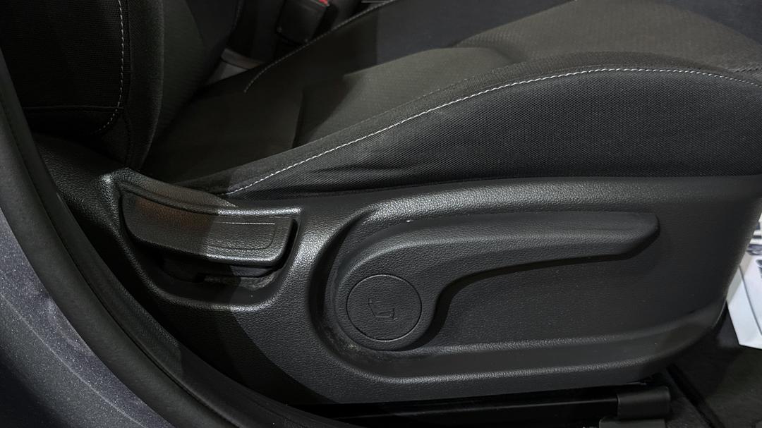2019 Hyundai i30 Active, Automatic, 63520 km, Drivers Side Adjustment Panel