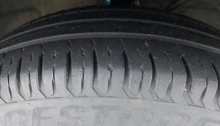2018 Maruti Dzire VXI, Petrol, Manual, 21,443 km, Right Front Tyre Tread