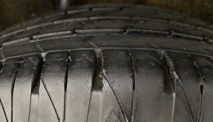 2017 Maruti Vitara Brezza ZDI PLUS, Diesel, Manual, 83,333 km, Right Rear Tyre Tread