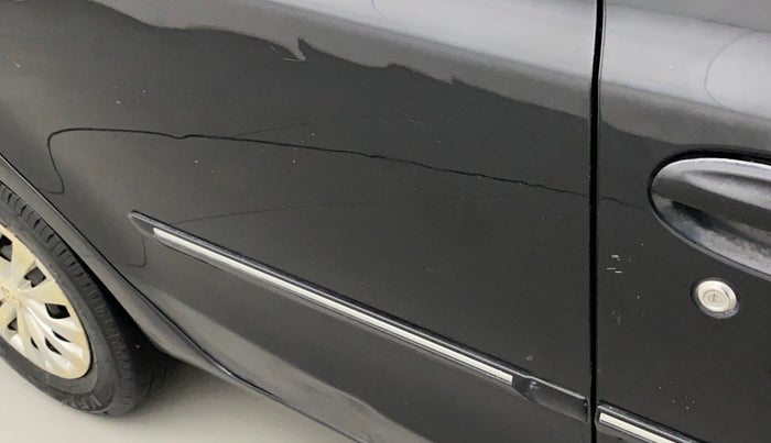 2011 Toyota Etios G, Petrol, Manual, 62,380 km, Right rear door - Minor scratches