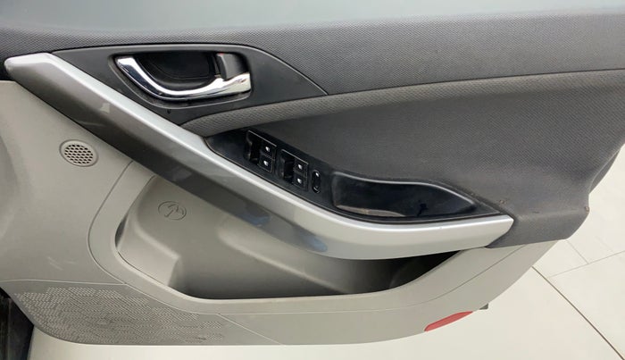 2018 Tata NEXON XZ PLUS DIESEL, Diesel, Manual, 95,268 km, Driver Side Door Panels Control
