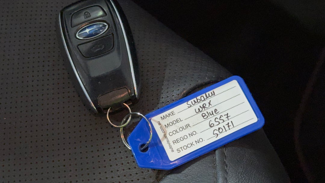 2016 Subaru WRX Premium (AWD), Manual, 137246 km, Key Close-up