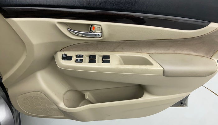 2016 Maruti Ciaz VXI+, Petrol, Manual, 56,282 km, Driver Side Door Panels Control