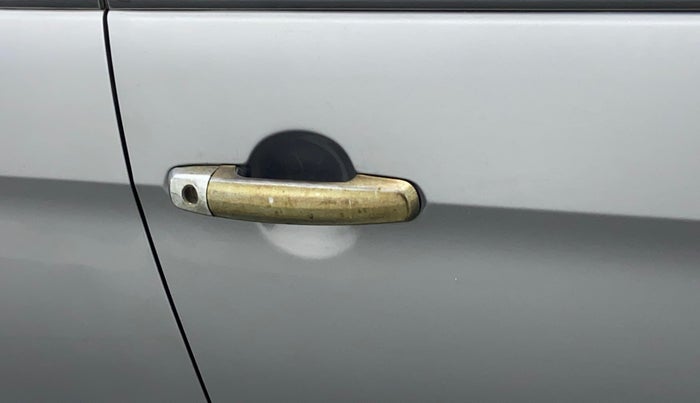 2016 Maruti Ciaz VXI+, Petrol, Manual, 56,282 km, Driver-side door - Chrome on handle has slight discoularation