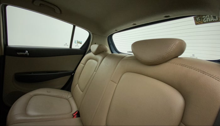 2013 Hyundai i20 ASTA 1.2, Petrol, Manual, 90,368 km, Right Side Rear Door Cabin