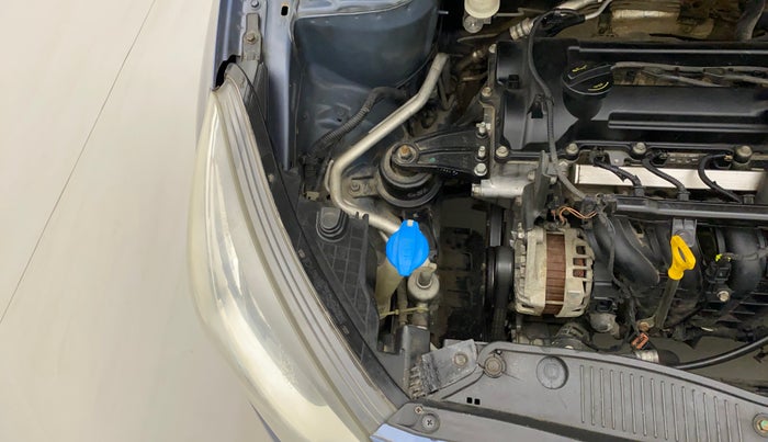 2013 Hyundai i20 ASTA 1.2, Petrol, Manual, 90,368 km, Right headlight - Clamp has minor damage