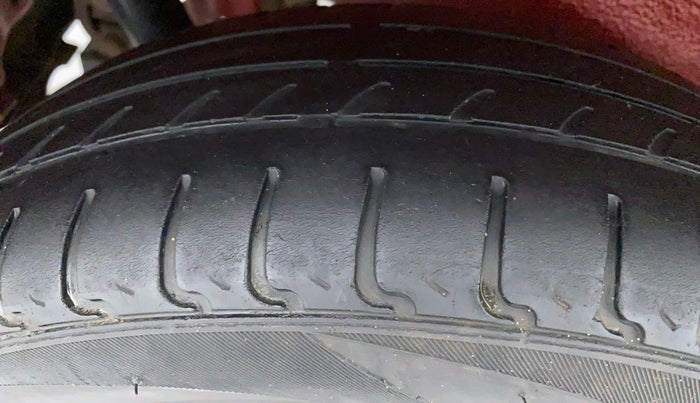 2014 Maruti Wagon R Stingray VXI, Petrol, Manual, 92,013 km, Right Rear Tyre Tread