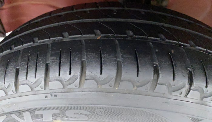 2014 Maruti Wagon R Stingray VXI, Petrol, Manual, 92,013 km, Left Front Tyre Tread