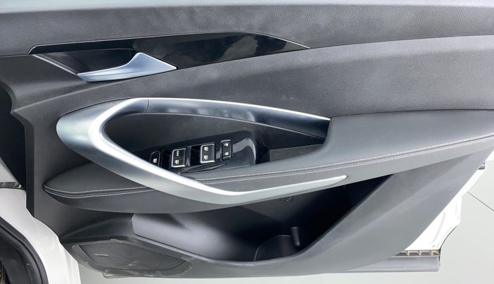 2019 MG HECTOR SHARP DCT PETROL, Petrol, Automatic, 8,231 km, Driver Side Door Panels Control