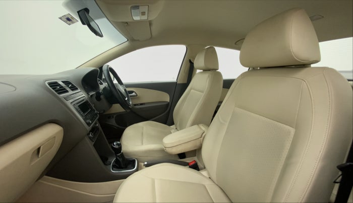 2015 Volkswagen Vento HIGHLINE PETROL, Petrol, Manual, 31,205 km, Right Side Front Door Cabin