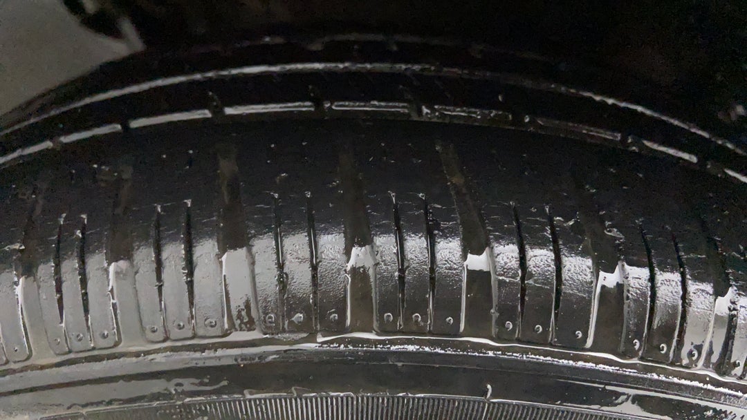 Right Rear Tyre Tread