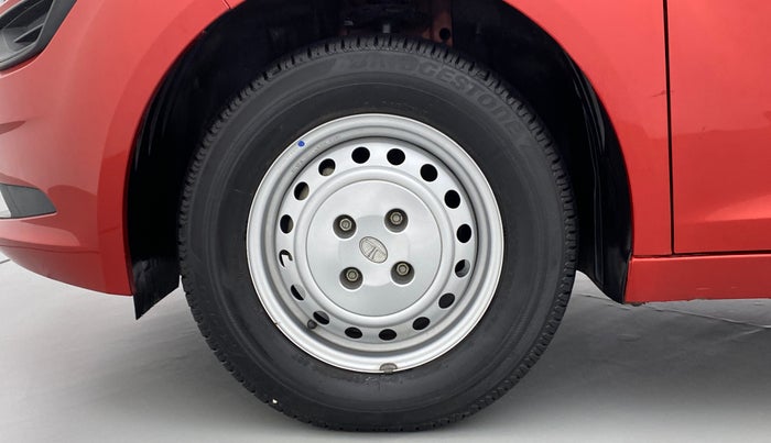 2020 Tata ALTROZ XM 1.2, Petrol, Manual, 5,585 km, Left Front Wheel