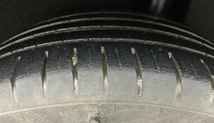 2018 Maruti Baleno ALPHA PETROL 1.2, Petrol, Manual, 32,337 km, Left Rear Tyre Tread