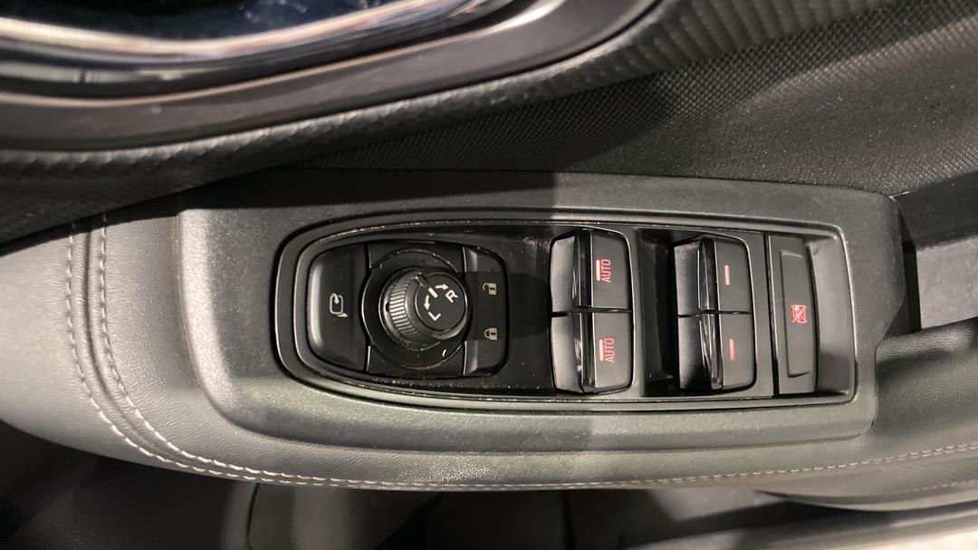 2023 Subaru Forester 2.5i (AWD), Automatic, 39297 km, Drivers Side Door Panel Controls