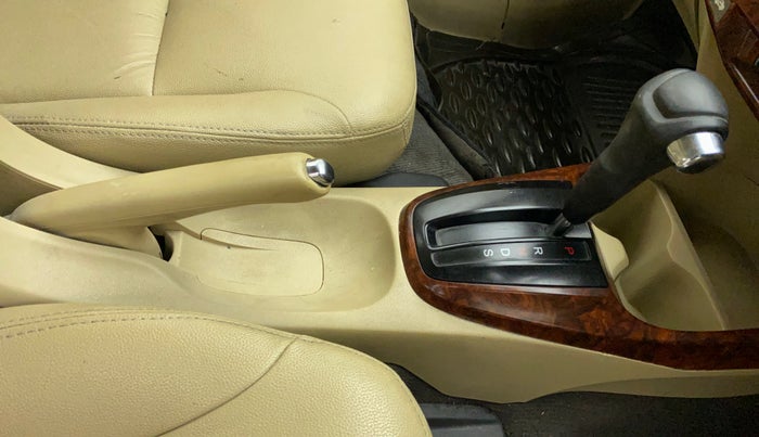2012 Honda City 1.5L I-VTEC V AT, Petrol, Automatic, 92,073 km, Gear Lever