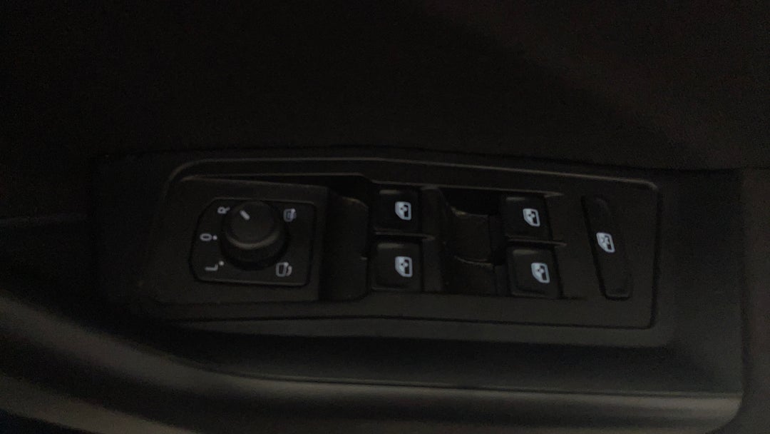 2023 Volkswagen T-roc Tsi110 Citylife, Automatic, 51448 km, Drivers Side Door Panel Controls