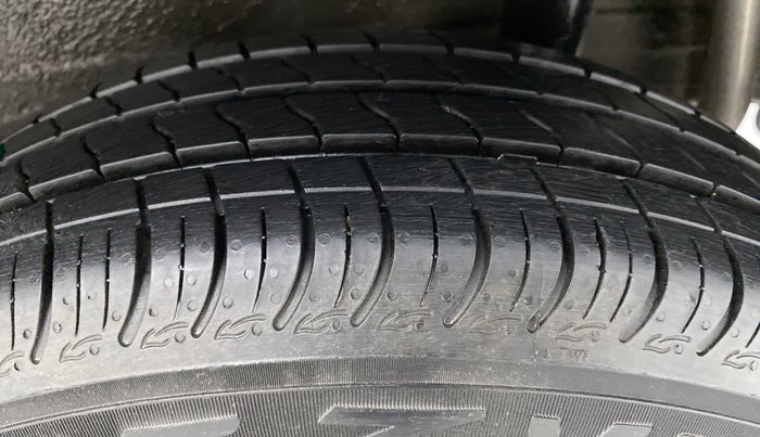 2021 Maruti S PRESSO VXI CNG, CNG, Manual, 7,596 km, Left Rear Tyre Tread