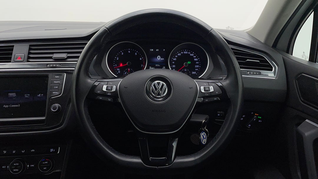 2016 Volkswagen Tiguan 132 Tsi Comfortline, Automatic, 89463 km, Steering Wheel Close-up