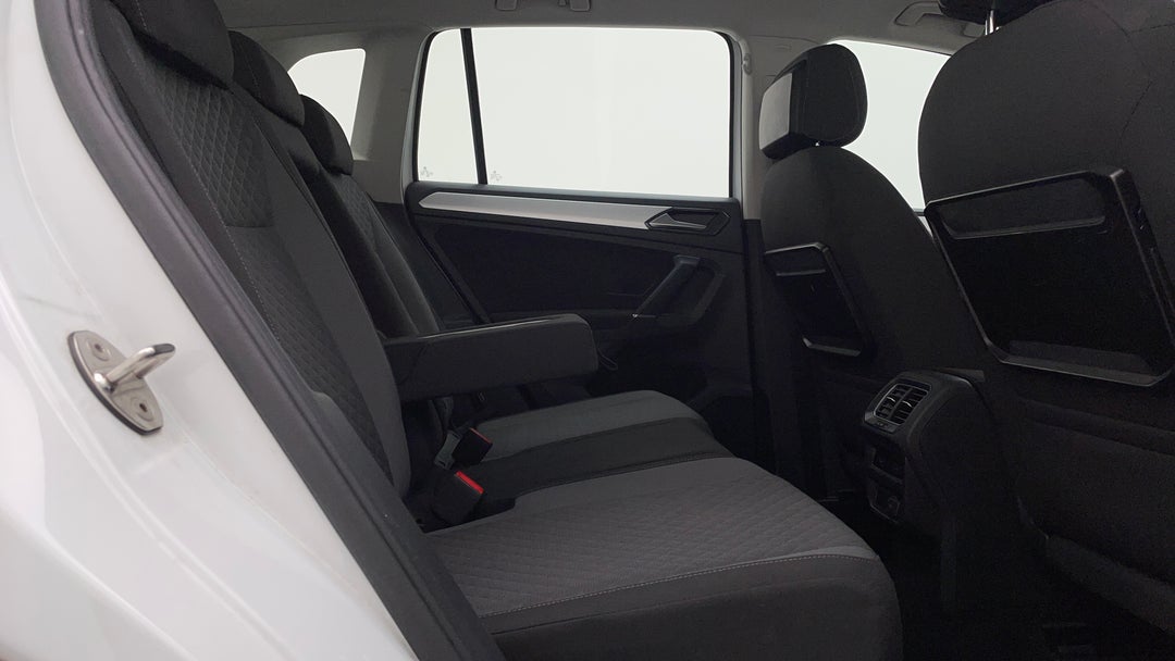 2016 Volkswagen Tiguan 132 Tsi Comfortline, Automatic, 89463 km, Right Side Rear Door Cabin View