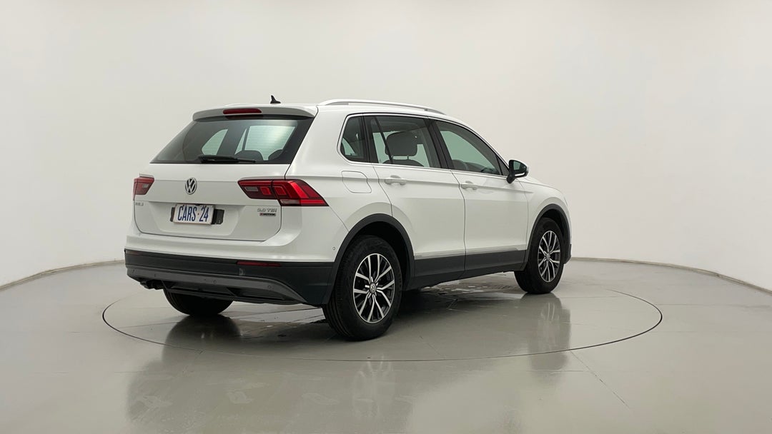 2016 Volkswagen Tiguan 132 Tsi Comfortline, Automatic, 89463 km, Right Back Diagonal (45- Degree) View